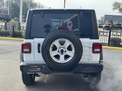 Used 2021 Jeep Wrangler Unlimited Sport image 4