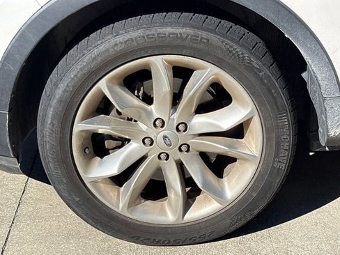 Used 2014 Ford Explorer XLT w/ Equipment Group 202A image 13