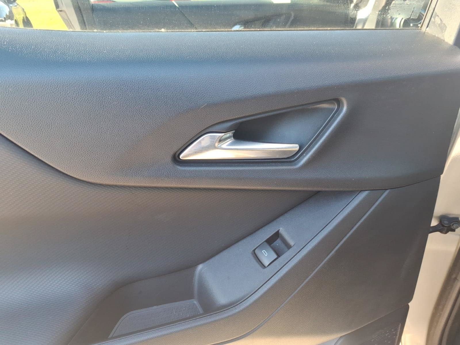 Used 2025 Chevrolet Equinox LT FWD image 9