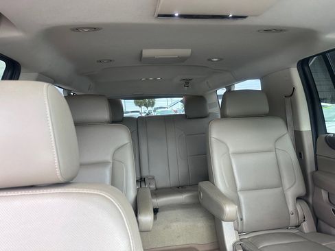 Used 2015 GMC Yukon XL SLT w/ Open Road Package RWD image 17