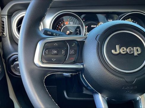 Used 2023 Jeep Wrangler Sahara image 14