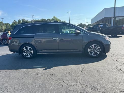 Used 2015 Honda Odyssey Touring image 5