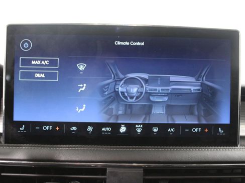 Used 2024 Lincoln Corsair AWD image 31
