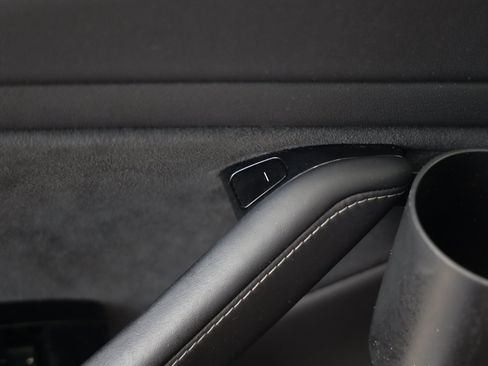 Used 2018 Tesla Model 3 Long Range RWD image 46