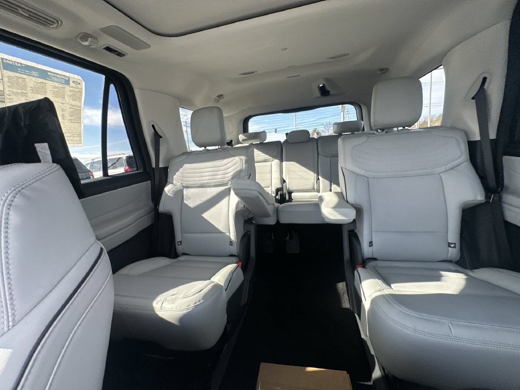 New 2026 Ford Expedition Platinum w/ Platinum Ultimate Package AWD/4WD image 13