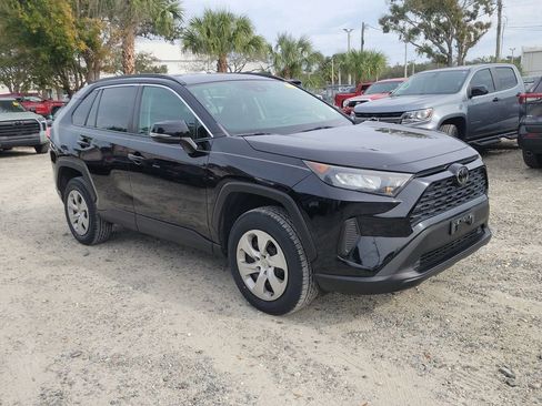 Used 2021 Toyota RAV4 LE image 2