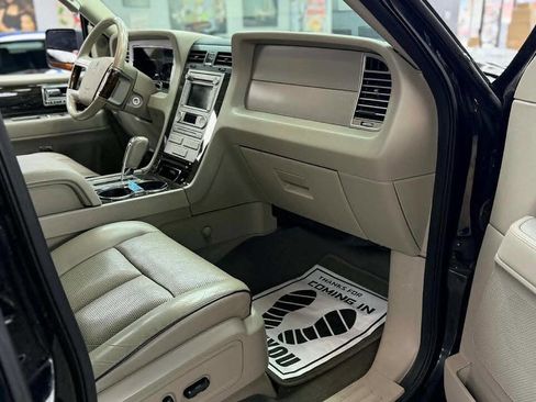 Used 2008 Lincoln Navigator 4WD image 17