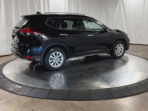 Used 2020 Nissan Rogue SV image 9