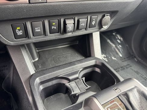 Certified 2022 Toyota Tacoma Limited AWD/4WD image 24