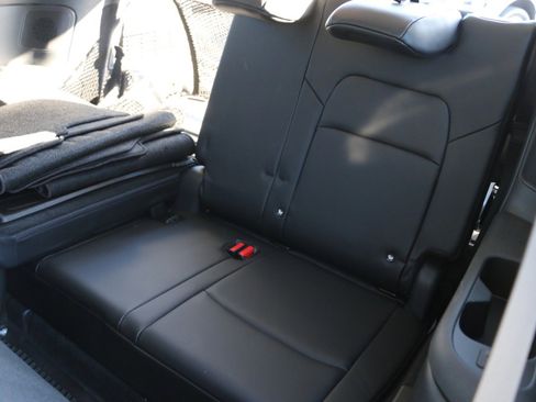 Used 2025 Nissan Pathfinder Platinum w/ Cargo Package image 33