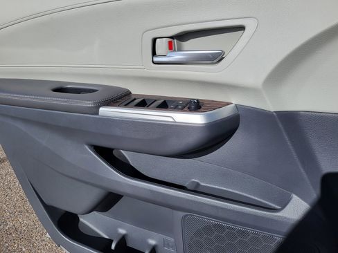 Certified 2023 Toyota Sienna XLE image 19