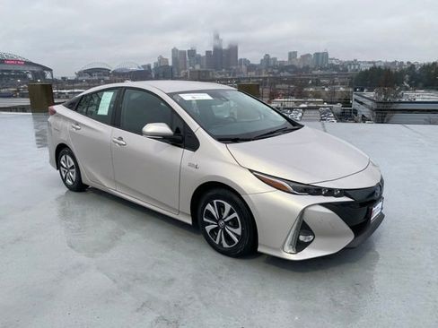Certified 2017 Toyota Prius Prime Advanced image 28
