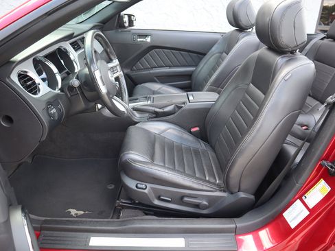 Used 2013 Ford Mustang Premium image 13