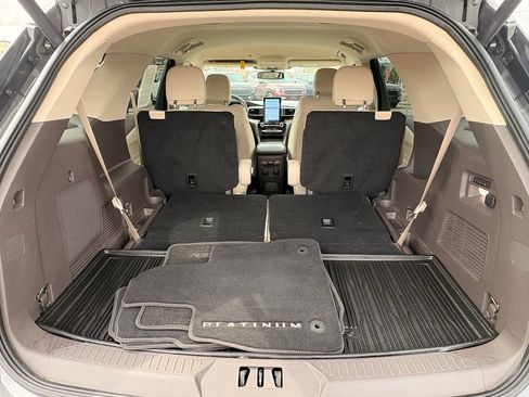 Used 2022 Ford Explorer Platinum w/ Equipment Group 601A image 11