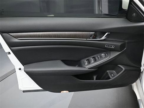 Used 2022 Honda Accord EX-L image 11