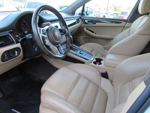 Used 2016 Porsche Macan Turbo AWD/4WD image 9