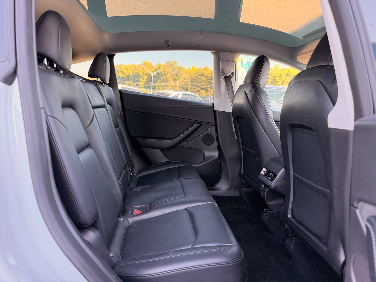 Used 2022 Tesla Model Y Long Range AWD/4WD image 20