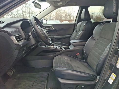 Used 2024 Mitsubishi Outlander SE Black Edition image 15