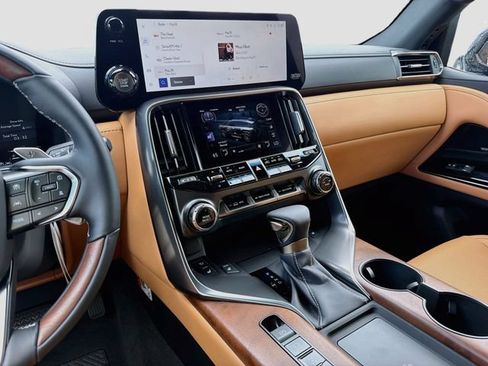 New 2026 Lexus LX 600 4WD w/ Luxury Package image 30
