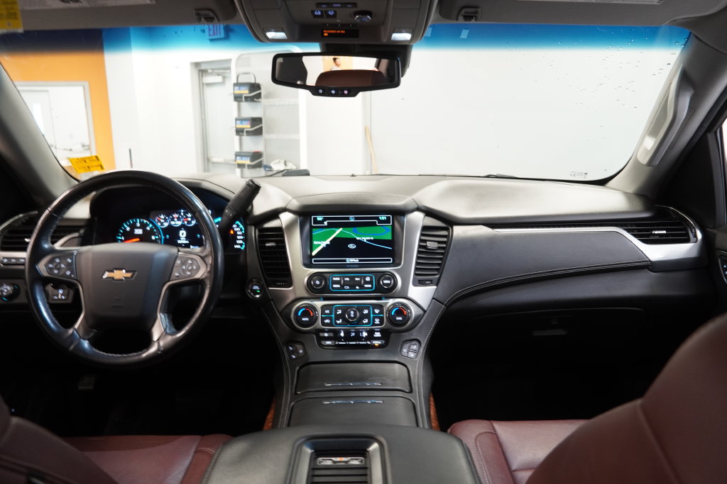 Used 2020 Chevrolet Suburban Premier w/ Premier Plus Edition AWD/4WD image 23