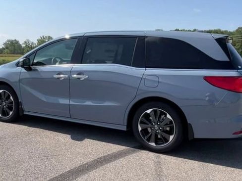 Used 2024 Honda Odyssey Elite image 6