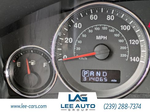 Used 2010 Jeep Commander Sport RWD image 21