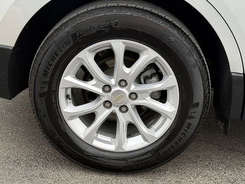 Used 2020 Chevrolet Equinox LS image 24