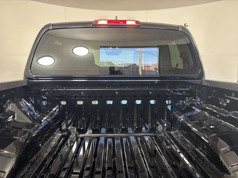 Used 2025 Nissan Frontier SV image 22