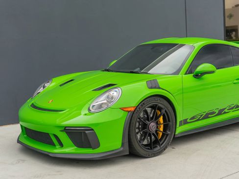 Used 2019 Porsche 911 GT3 RS RWD image 17