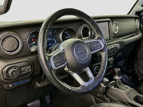 Used 2022 Jeep Wrangler Sahara w/ Cold Weather Group image 18