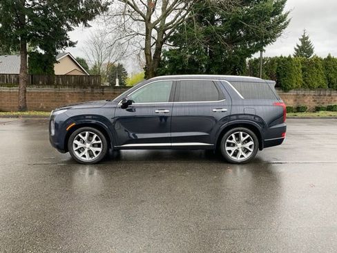 Used 2021 Hyundai Palisade Limited w/ Winter Package image 2