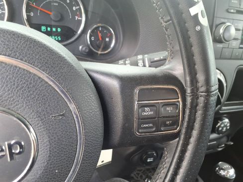 Used 2014 Jeep Wrangler Unlimited Sport w/ Max Tow Package AWD/4WD image 5