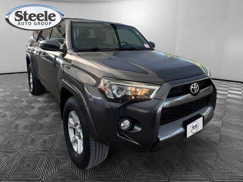 Used 2016 Toyota 4Runner SR5 image 7