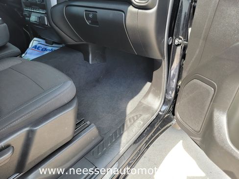 Used 2025 Chevrolet Silverado 2500 Custom w/ Custom Value Package image 9