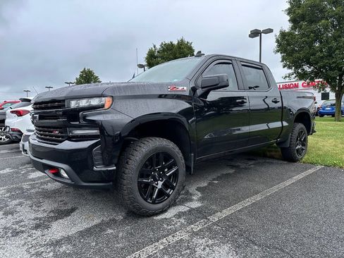 Used 2021 Chevrolet Silverado 1500 LT Trail Boss w/ Convenience Package II AWD/4WD image 2