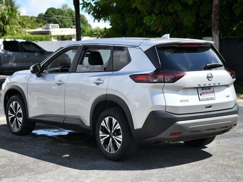Used 2023 Nissan Rogue SV image 4
