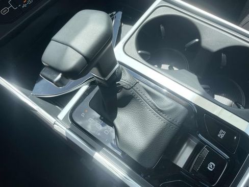 New 2026 Kia Carnival EX FWD image 38