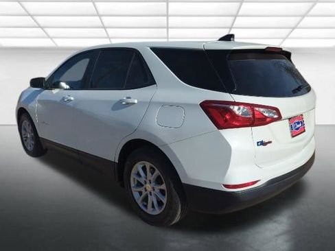 Certified 2021 Chevrolet Equinox LS w/ LS Convenience Package image 2