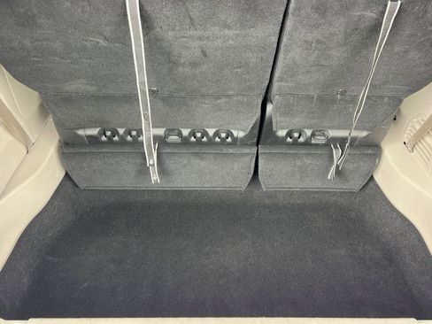 Used 2024 Chrysler Pacifica Touring-L FWD image 22