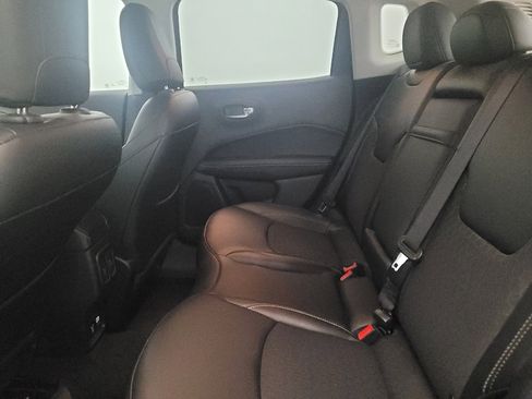 Used 2019 Jeep Compass Latitude w/ Cold Weather Group image 18