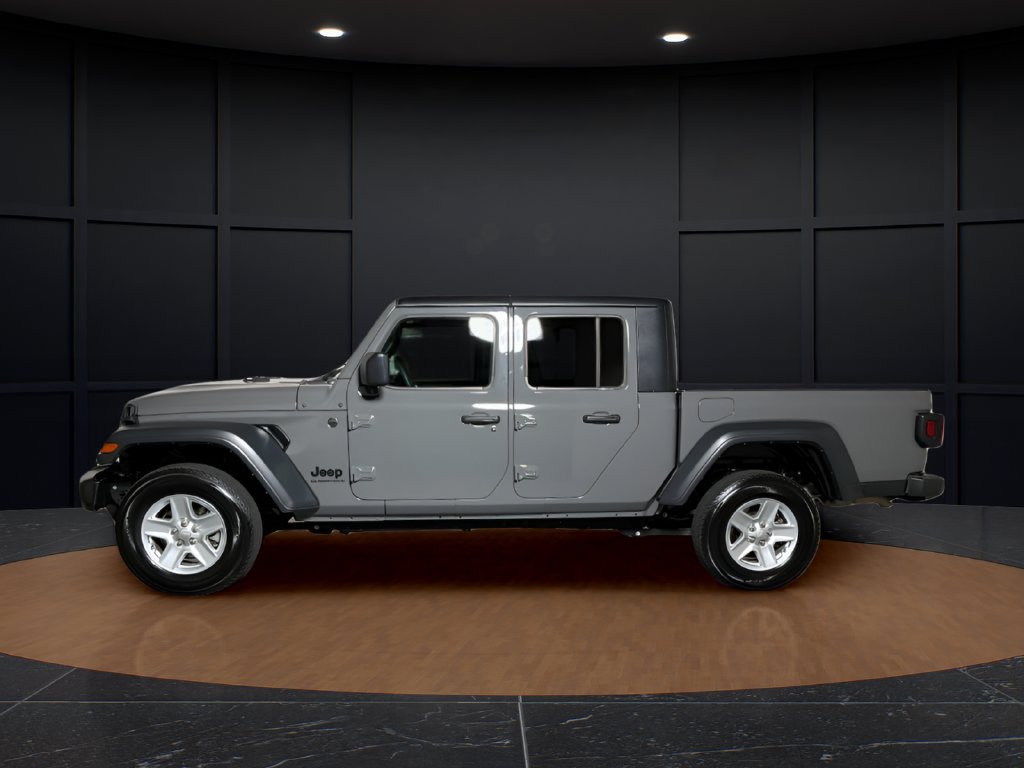 Certified 2023 Jeep Gladiator Sport AWD/4WD image 2