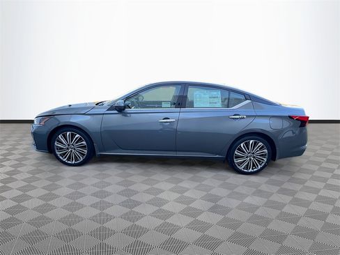 New 2025 Nissan Altima 2.5 SL image 4