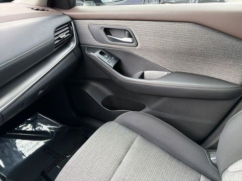 Used 2021 Nissan Rogue SV FWD image 30