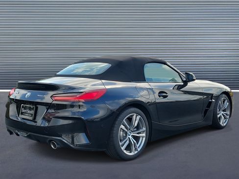 Used 2025 BMW Z4 sDrive30i image 3