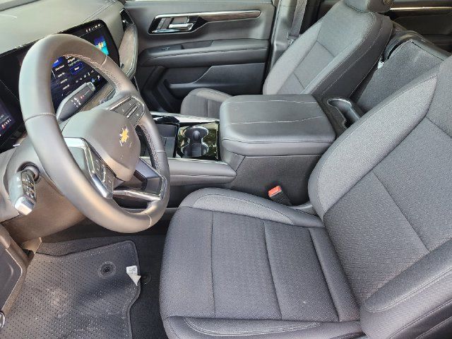 Used 2025 Chevrolet Tahoe LS RWD image 4
