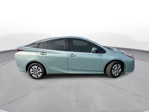 Used 2018 Toyota Prius Four w/ Advanced Technology Package image 5
