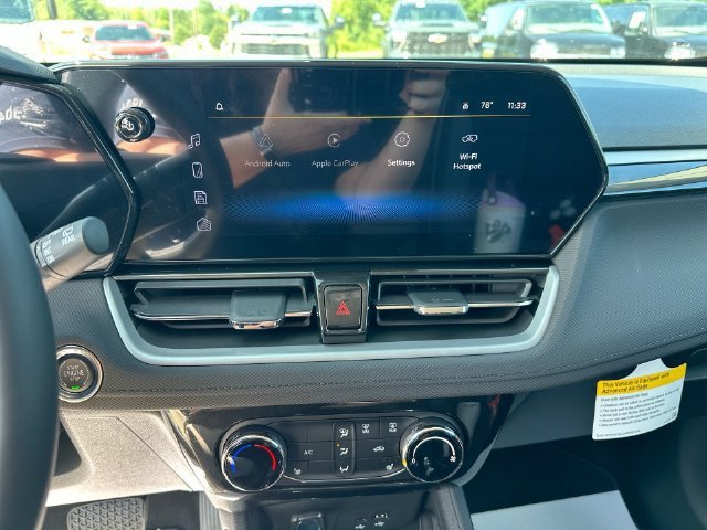 New 2026 Chevrolet TrailBlazer LT w/ Midnight Edition FWD image 15