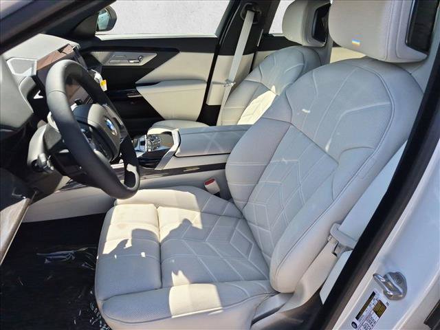 New 2027 BMW 740i w/ Executive Package RWD image 4