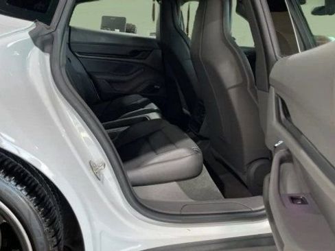 Used 2022 Porsche Taycan RWD image 4