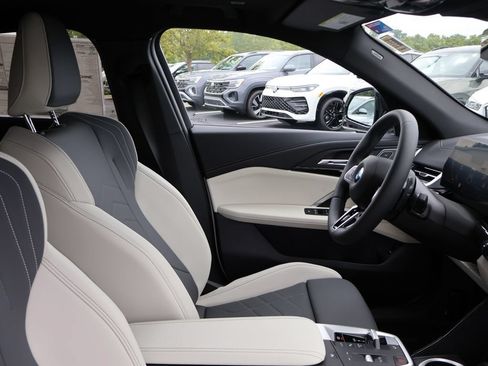 New 2026 BMW X2 xDrive28i w/ Technology Package AWD/4WD image 14